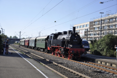 Un BR 75 de reour avec un train spécial